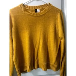 Mustard yellow warm knitted Medium sized sweatshirt from H&M